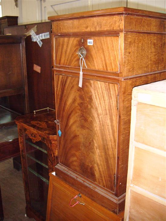 Mahogany pedestal cupboard(-)